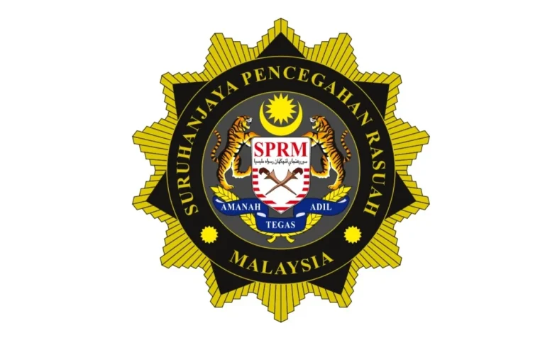 Bekas Setiausaha Politik, isteri ditahan kes rasuah RM3 juta