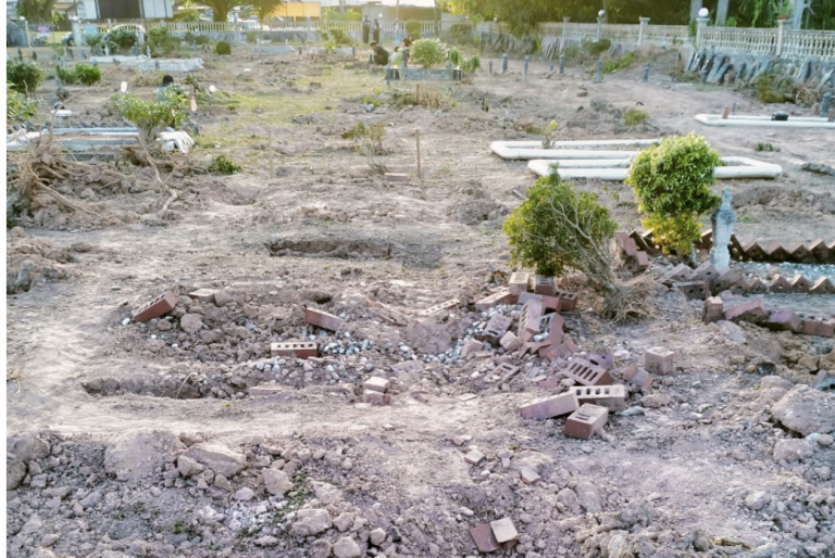 JHEAIK belum lulus lagi, tapi tanah kubur di Bedong dah berantakan…salah siapa?