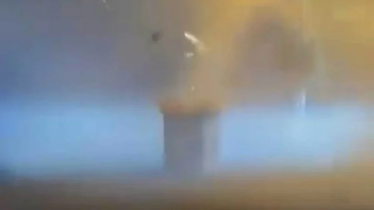 Putus kaki kiri : Bunga api nampak tak stabil
