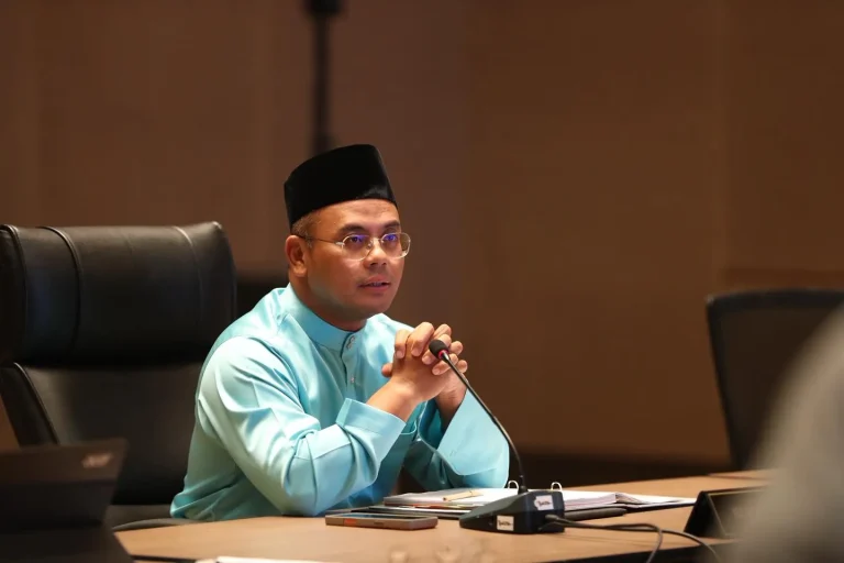 72,850 penjawat awam Selangor terima sebulan gaji sempena Aidilfitri – Amirudin