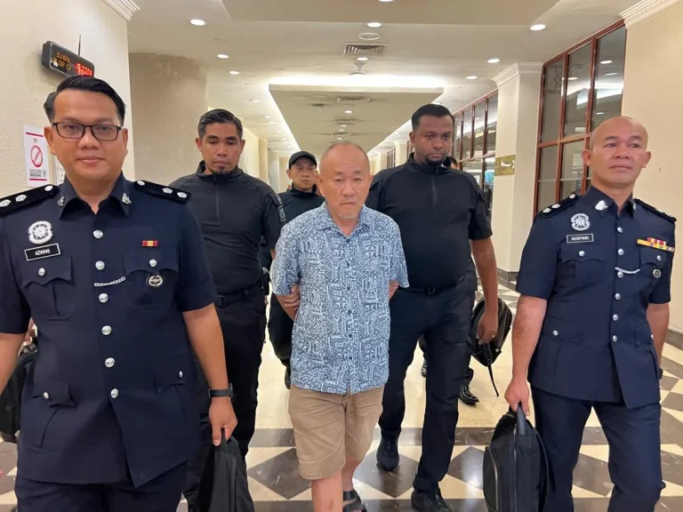 Tukang cat didakwa lakukan khianat pecahkan skrin ATM
