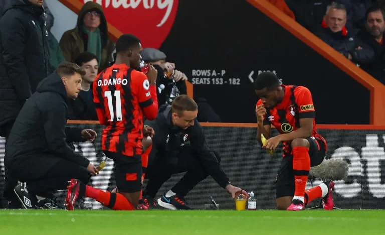 EPL teruskan tradisi beri laluan pemain Muslim berbuka puasa ketika perlawanan
