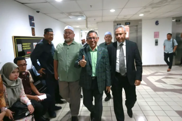 Exco Terengganu didakwa salah guna kedudukan untuk kepentingan keluarga