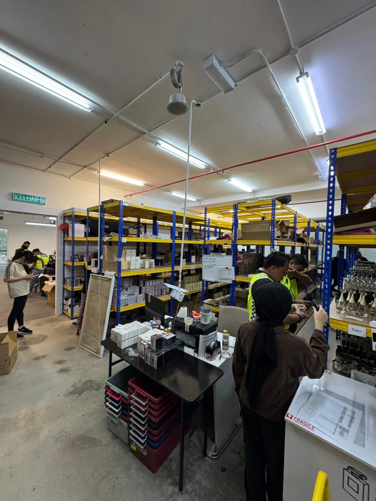 Lebih 20,000 unit minyak wangi, krim kulit tiruan dirampas bernilai RM1.43 juta