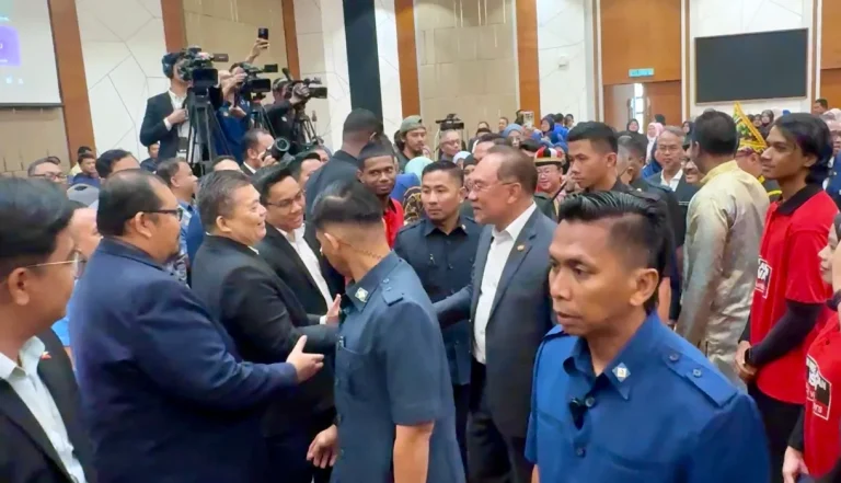 Isu ternakan babi bukan soal kaum – Anwar