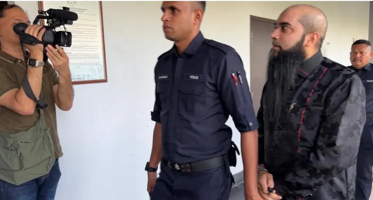 Suami Heliza Helmi didakwa dua pertuduhan berniaga sekuriti tanpa lesen