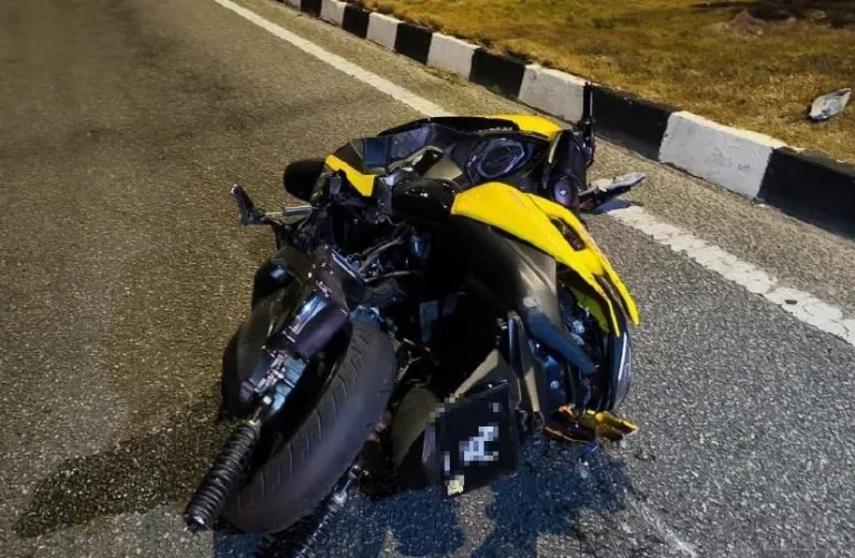 Maut motosikal terbabas ketika pulang untuk berbuka puasa