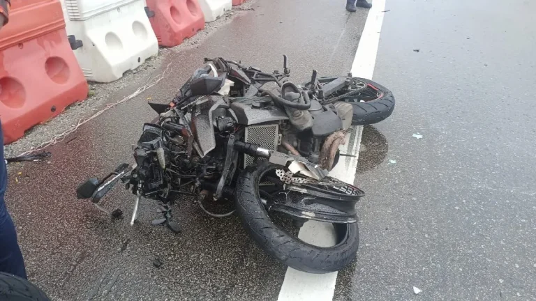 Suami isteri maut motosikal terbabas di Lebuhraya PLUS