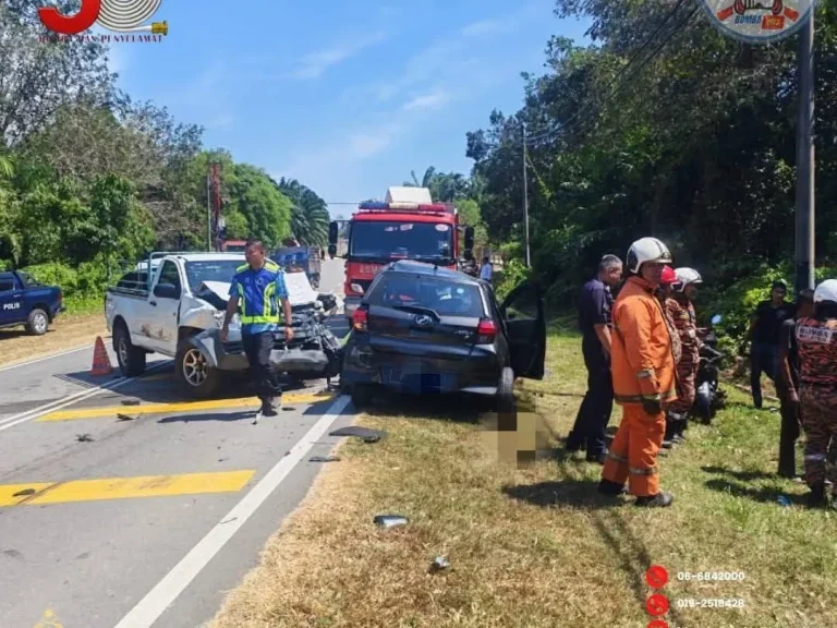Pekerja restoran makanan segera maut nahas tiga kenderaan di Jalan Tampin