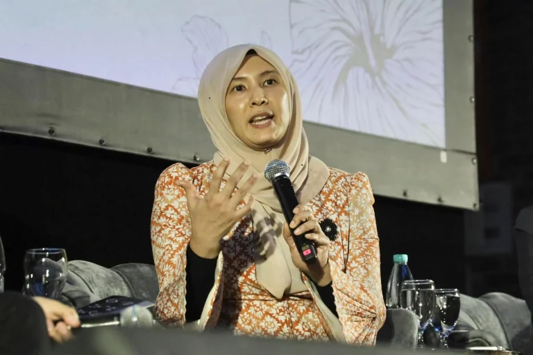 Siasat saham milik Azam Baki, bukan Bloomberg – Nurul Izzah