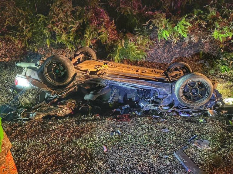 Pemuda maut kereta dipandu rempuh tiang elektrik di Felda Kahang Barat