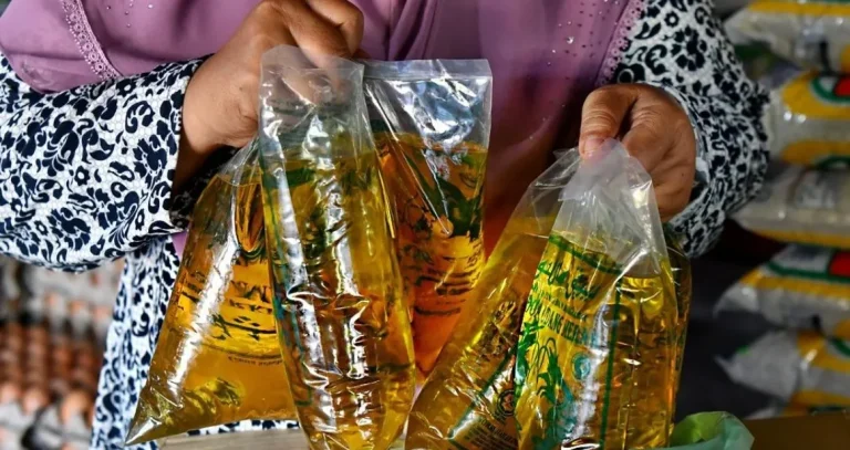 KPDN rampas hampir dua tan minyak masak, tiga kenderaan di pangkalan haram
