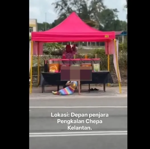 Tular aksi lelaki berpakaian duyung jual air balang di Pengkalan Chepa