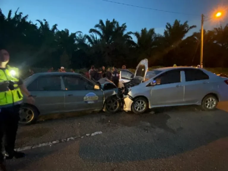 Kemalangan Perodua Bezza bertembung Proton Wira, ragut dua nyawa