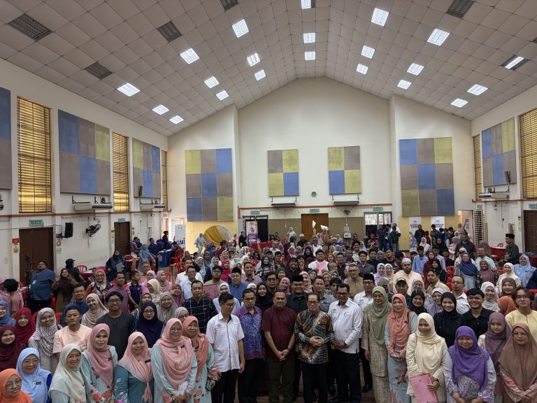 Keputusan SPM 2025 : Lebih 94% calon layak dapat sijil