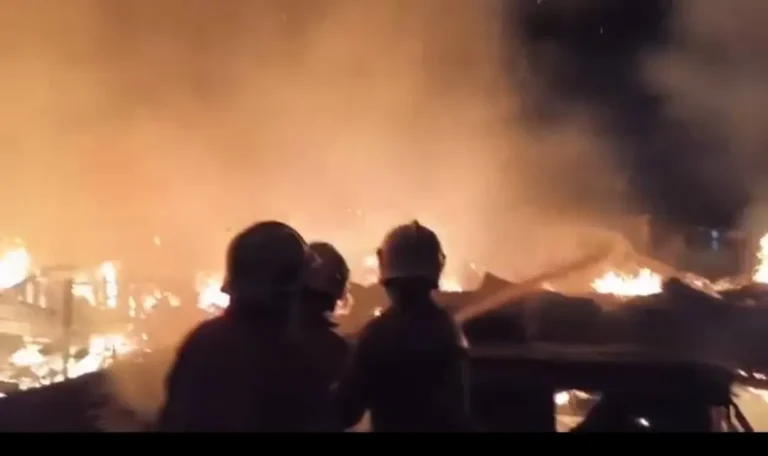 42 penduduk hilang tempat tinggal, 10 buah rumah musnah terbakar