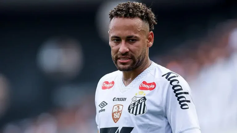 Bekas cef peribadi saman Neymar RM1.4 juta
