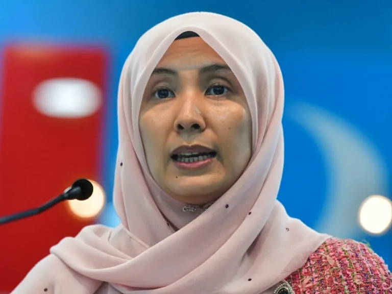 Nurul Izzah nafi letak jawatan, masih kekal jalankan amanah