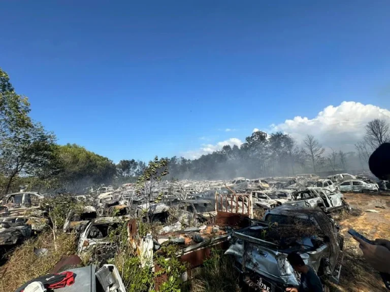 700 kenderaan terpakai musnah dalam kebakaran stor