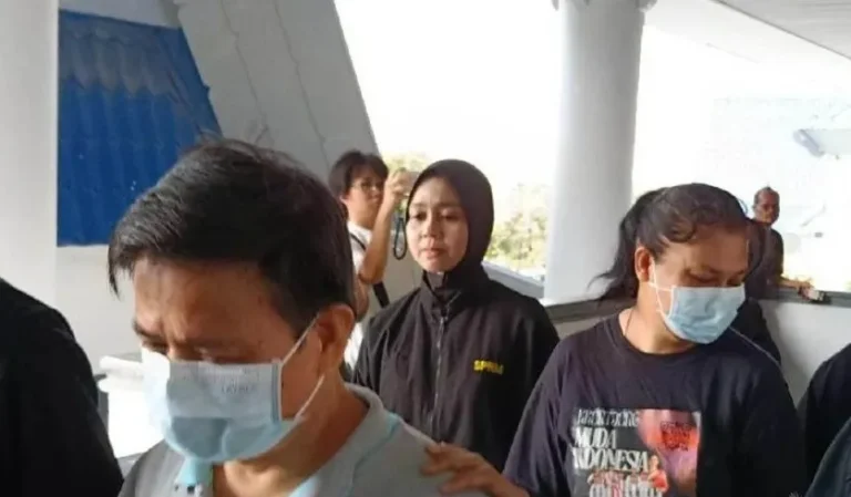 Suami isteri didakwa salah guna geran kebudayaan RM30,000
