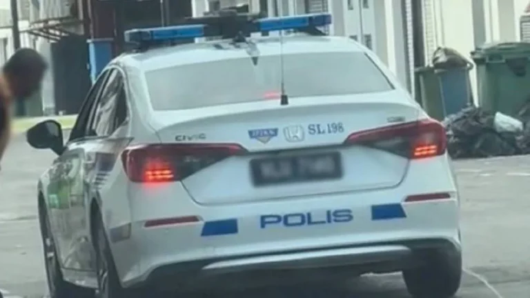 Polis kenal pasti anggota dalam video MPV berhenti di restoran mamak
