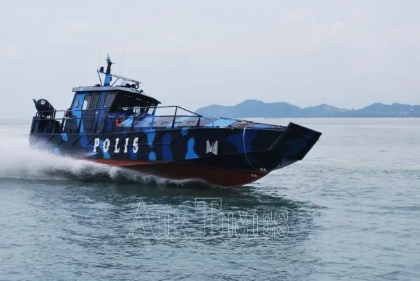 Polis Marin rampas lebih 550 tan produk ayam, daging sejuk beku