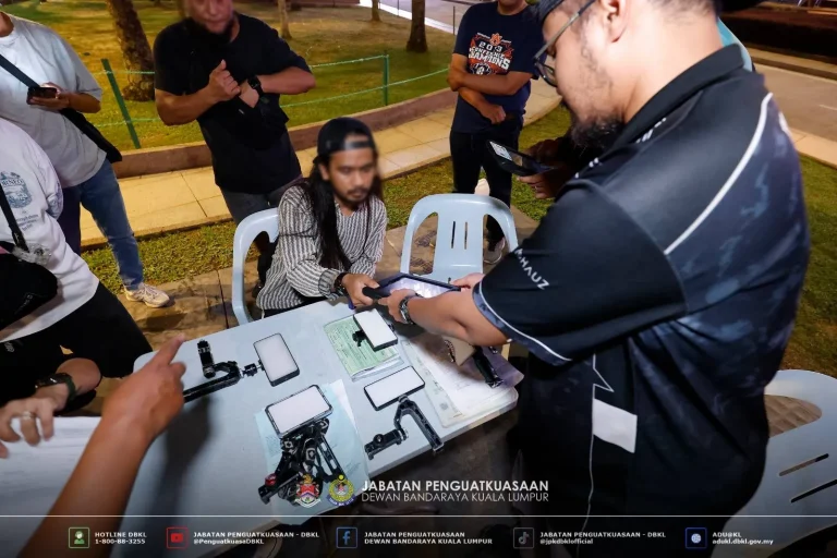 Ops Lens KLCC: 4 kompaun, 6 peralatan ‘ulat foto’ disita