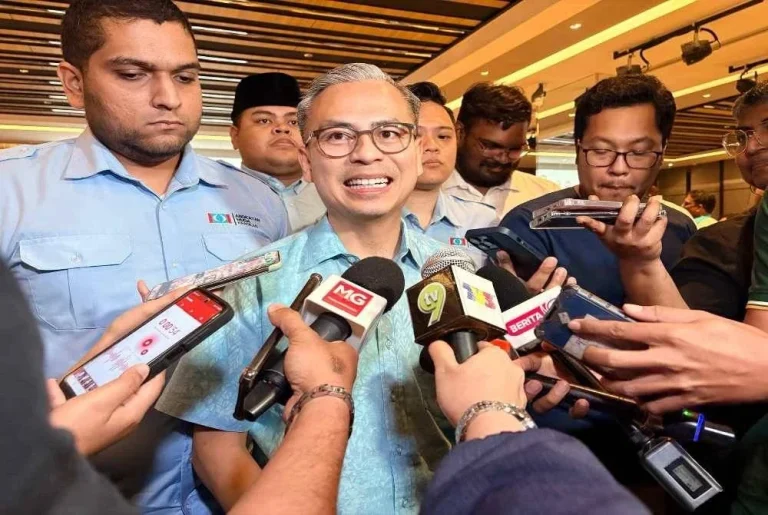 Prosiding saman fitnah Fahmi Fadzil ke atas tiga individu bermula Isnin depan