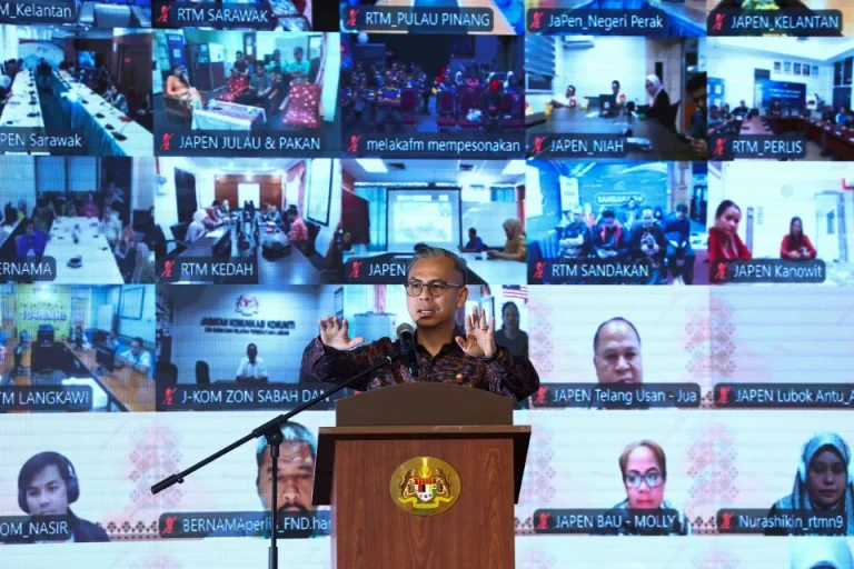 Sekatan akses akaun media sosial kanak-kanak bawah 16 tahun dilaksana hujung Jun – Fahmi
