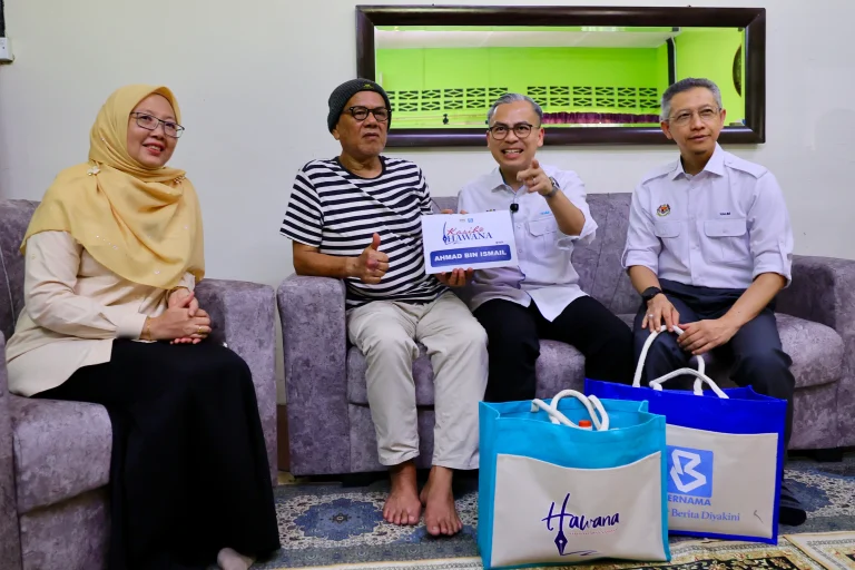 Bekas wartawan Harian Metro terima sumbangan Tabung Kasih@HAWANA