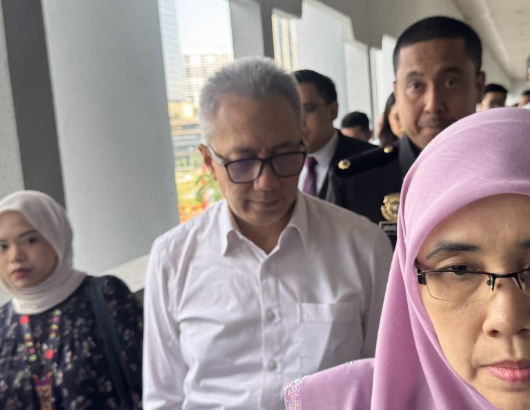 Ketua Pengarah JUPEM hadapi 2 pertuduhan rasuah lebih RM130,000