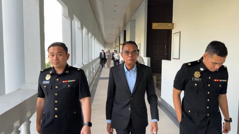 Ketua Pengarah JAS, Timbalan mengaku tidak bersalah terima rasuah berkaitan e-waste