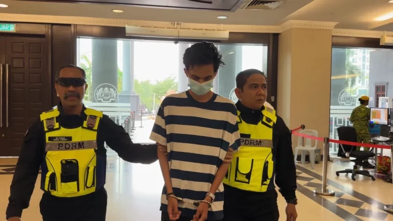 Pekerja kilang didakwa salah guna kad kredit rakan
