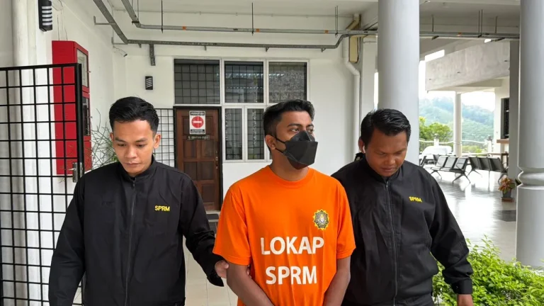 Pengurus jualan direman 3 hari kemuka dokumen butir matan palsu