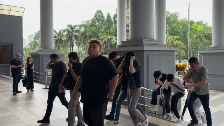 Mahkamah Tinggi putuskan 33 lelaki merusuh di pusat hiburan dihukum penjara 10 bulan