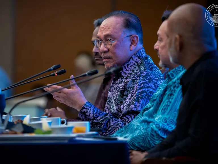 Kerajaan setuju laksana kerja dari rumah bermula 15 April – PM