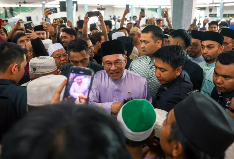 Isu Rafizi: PM minta ahli PKR bertenang, tumpu kepada masalah ekonomi