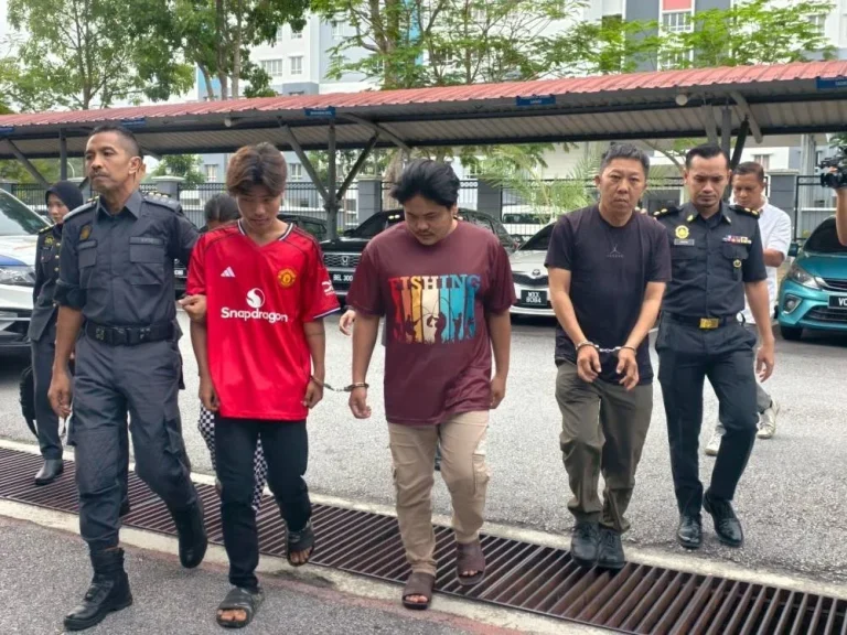 Empat termasuk tiga warga Myanmar didakwa sorok 4.7 tan minyak masak