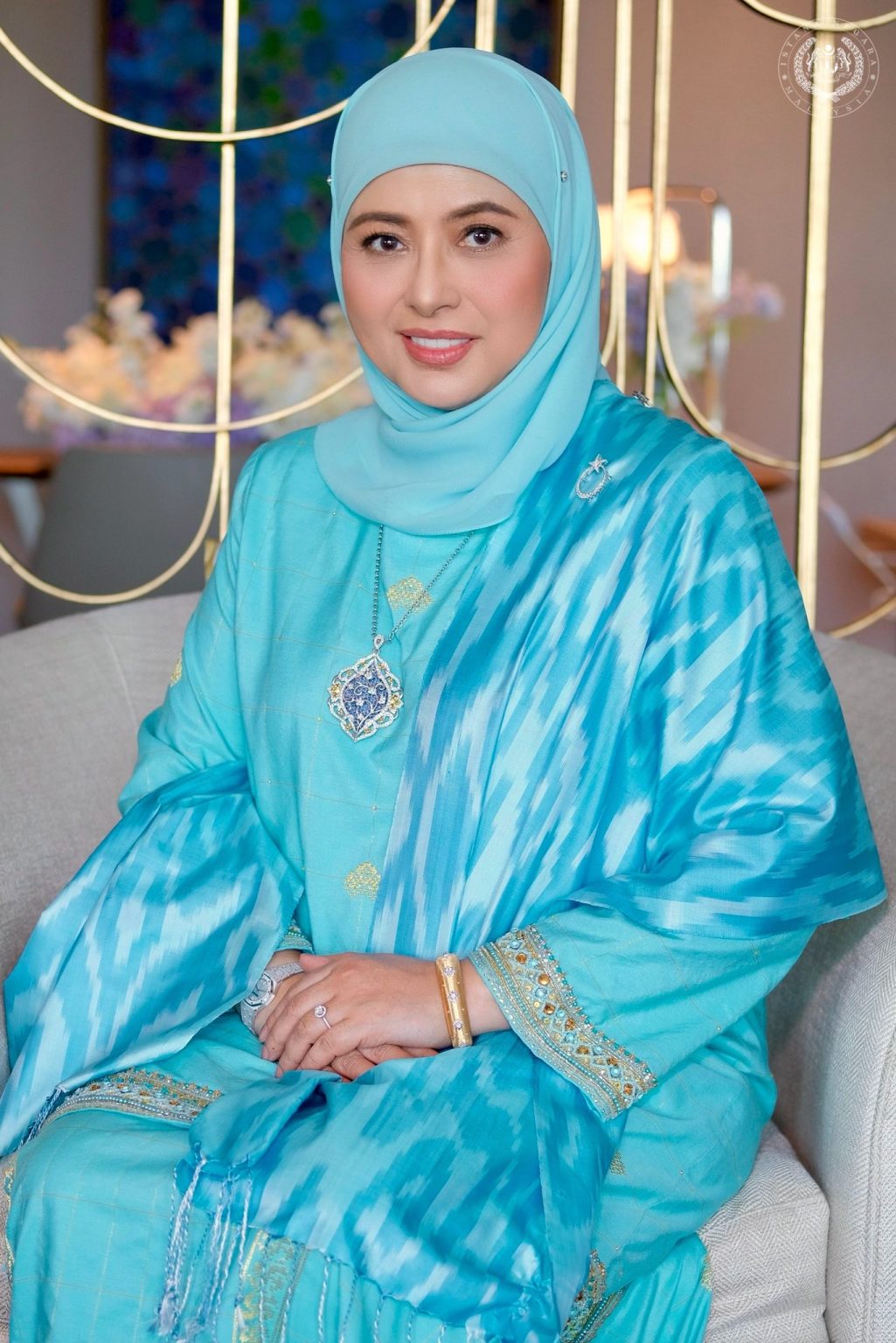 Busana Raja Zarith Sofiah lambang persahabatan Malaysia-Uzbekistan ...