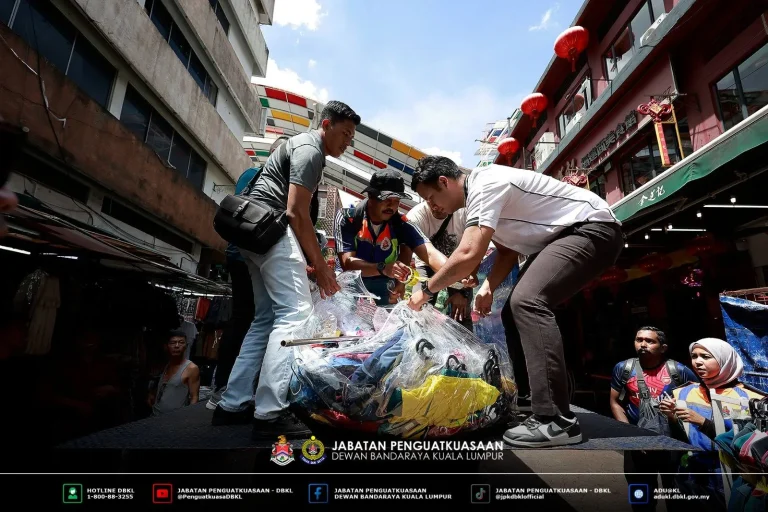 DBKL gempur Petaling Street, sita premis dikendalikan warga asing