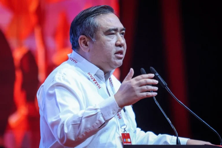 Anthony Loke sedia jelaskan isu LRT3 kepada Sultan Selangor