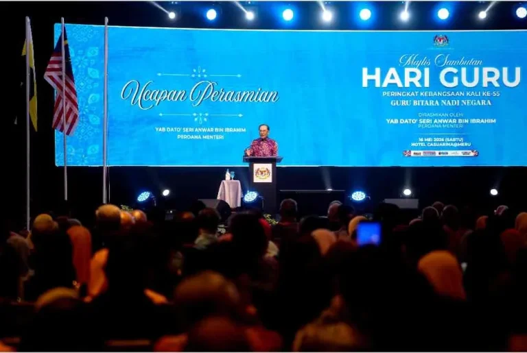 Guru perlu berjiwa besar depani cabaran, positif terima kritikan – PM