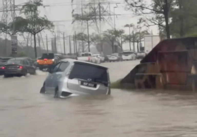 Hujan berterusan: Banjir landa beberapa kawasan di sekitar Lembah Klang, Selangor