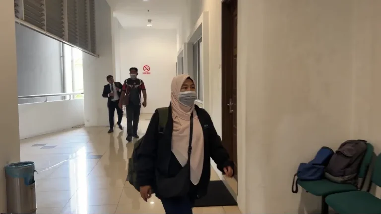 Suri rumah didakwa semula buat hantaran jelik hina Agong di Facebook