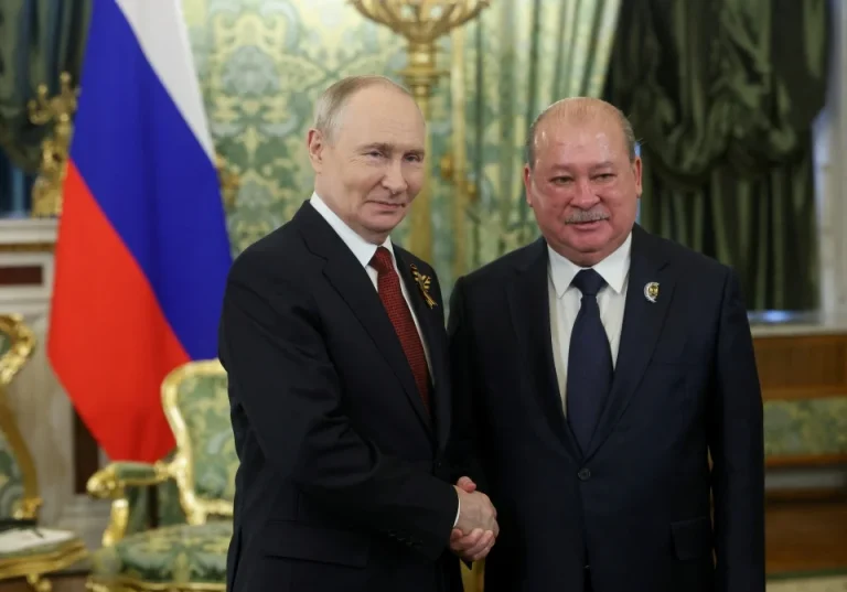 Sultan Ibrahim undang Vladimir Putin lawat Malaysia tahun depan