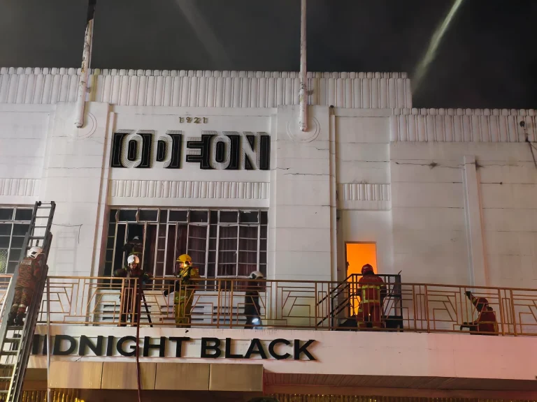Bangunan bekas pawagam Odeon musnah terbakar, seorang mangsa terperangkap maut