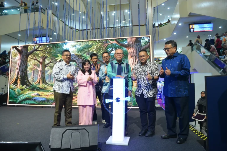 Kerajaan negeri Pahang lancar tujuh buku di PBAKL 2026