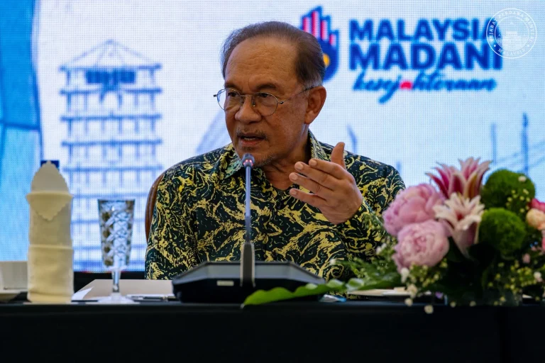 `Orang politik tergelincir daripada perjuangan asal paling banyak mengeluh’ – PM