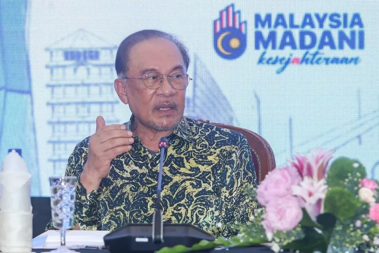 Jurang besar dasar ekonomi, hanya 6 peratus terima manfaat skim pembiayaan mikro – PM