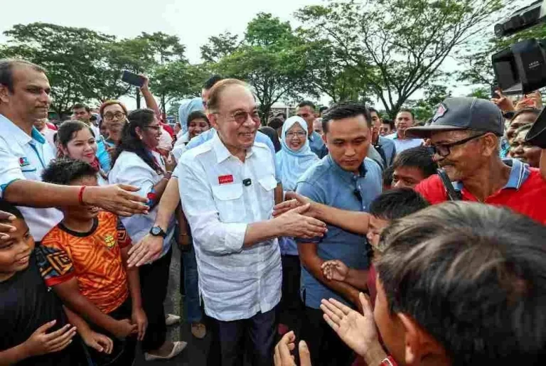 Anwar belum ikuti hala tuju politik Rafizi, Nik Nazmi
